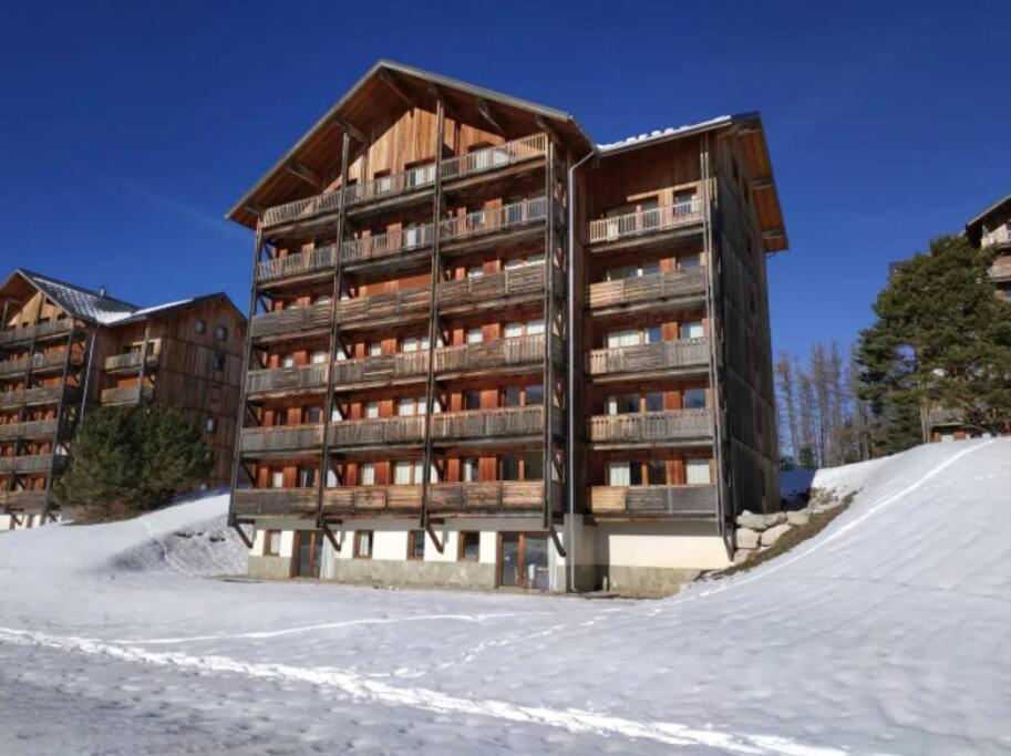 Vue Panoramique Confort 150m Pistes Commerces Et Loisirs